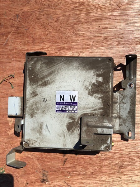 Блок управления ДВС Nissan Bluebird SU14 CD20E