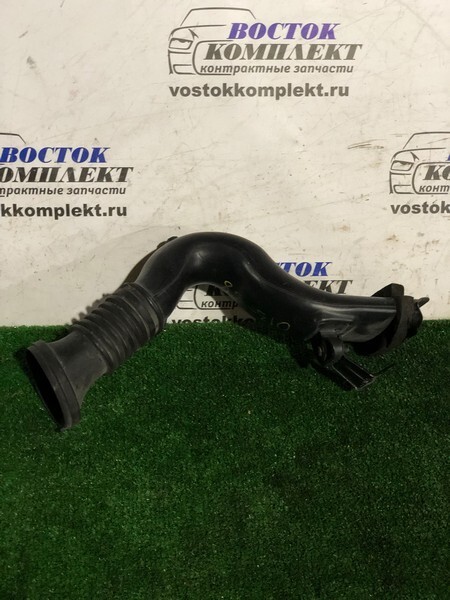 Воздухозаборник Honda Stream 2001 RN3 K20A