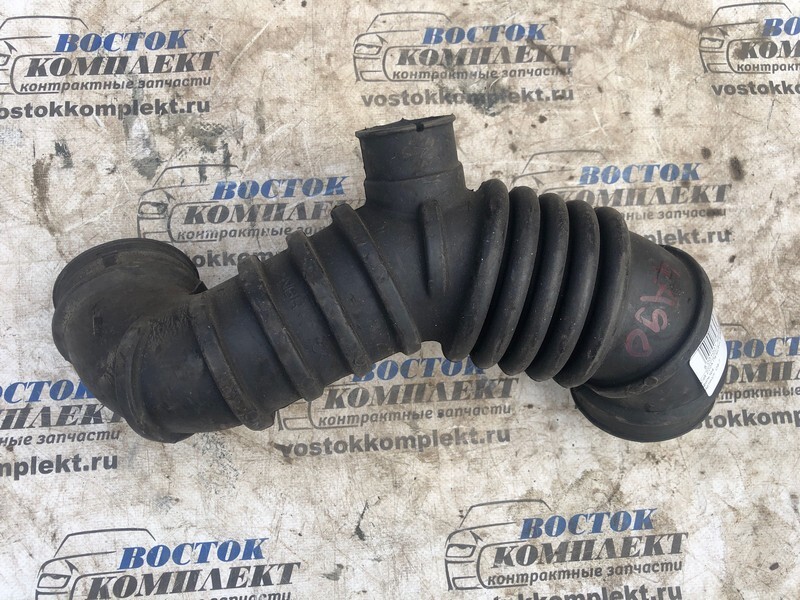 Патрубок воздушного фильтра Mitsubishi Colt Z22A 4A90