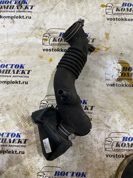 Патрубок воздушного фильтра Toyota Isis 2007 ANM10W 1AZ-FSE