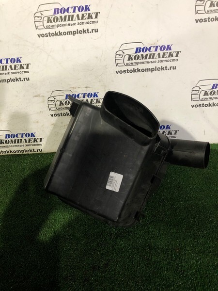 Корпус воздушного фильтра Toyota Crown 2000 JZS171 1JZ-GE