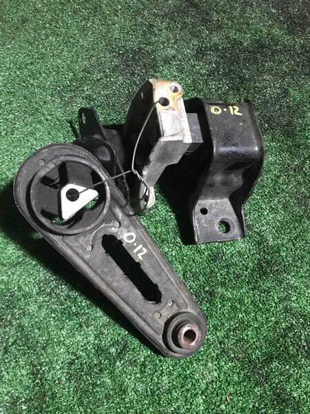 Подушка двигателя Nissan March BNK12 CR14DE прав