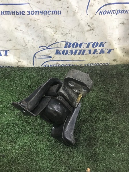 Подушка двигателя Toyota Funcargo NCP21 1NZ-FE прав