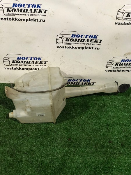 Бачок омывателя Toyota Grand Hiace VCH16W 5VZ-FE