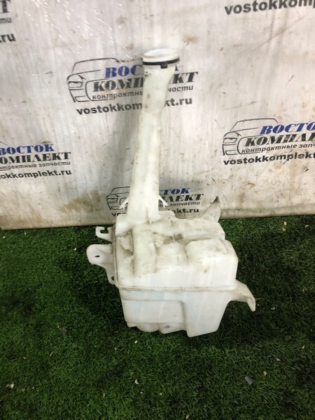 Бачок омывателя Toyota Premio ZRT261 3ZR-FAE