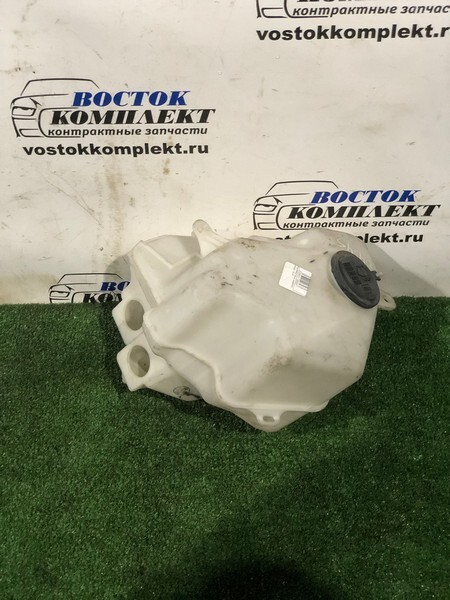 Бачок омывателя Toyota Prius NHW20 1NZ-FXE