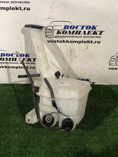 Бачок омывателя Toyota Ractis NCP105 1NZ-FE