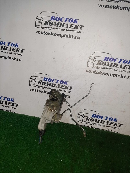 Замок дверной Mitsubishi Chariot Grandis 2000 N94W 4G64 перед прав