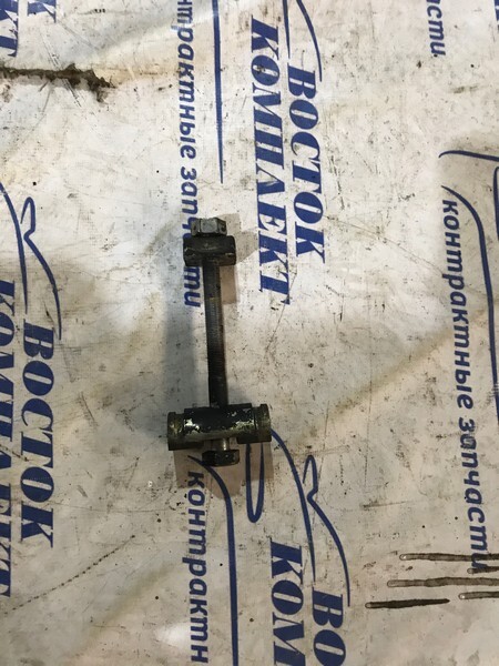 Кронштейн запасного колеса Toyota Liteace KM21V 4K