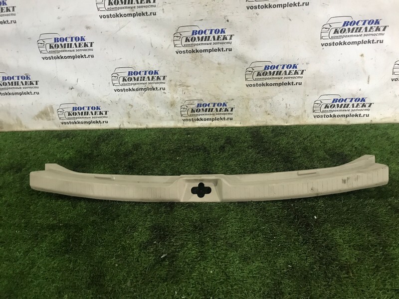 Накладка багажника Toyota Ipsum ACM21W 2AZ-FE