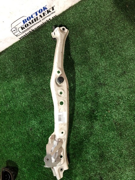 Рамка радиатора Toyota Porte 2013 NCP145 1NZ-FE прав