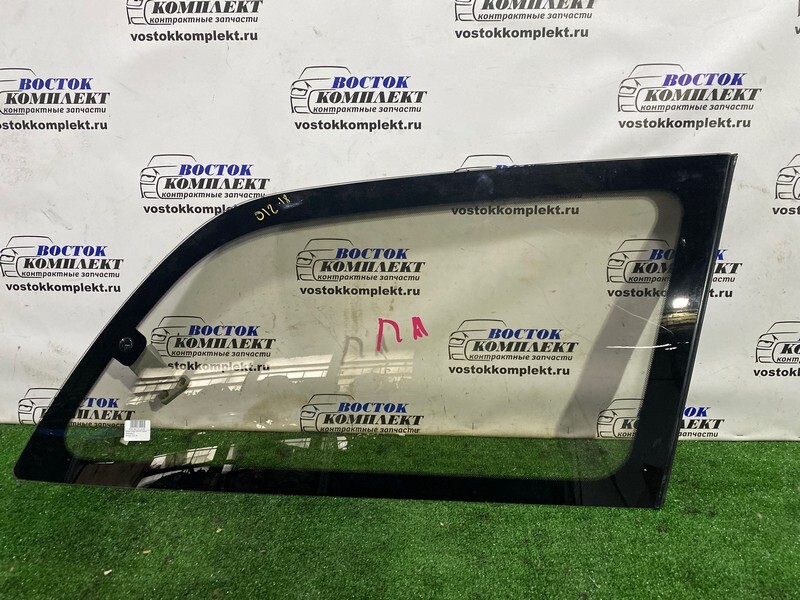Стекло собачника Toyota Estima Lucida 1995 CXR10 3C-TE прав