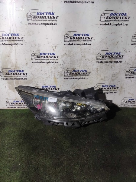 Фара Mazda Biante CCEFW LF-VDS перед прав