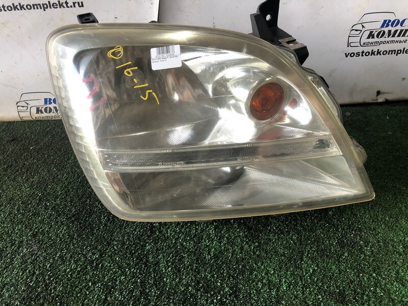 Фара Mitsubishi Dion CR6W 4G94 перед прав