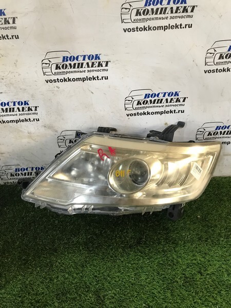 Фара Nissan Serena C25 MR20DE перед лев