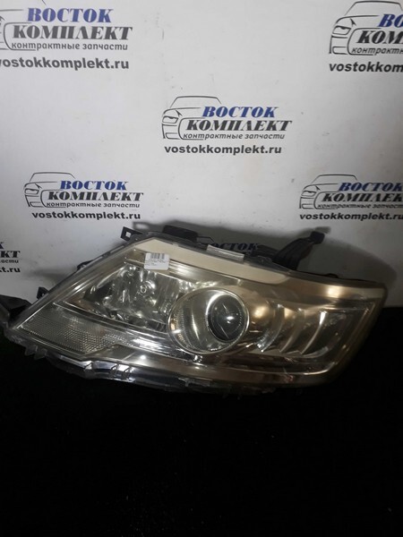 Фара Nissan Serena C25 перед лев