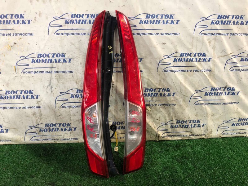 Фонарь стоп-сигнала Daihatsu Move LA100S KF лев