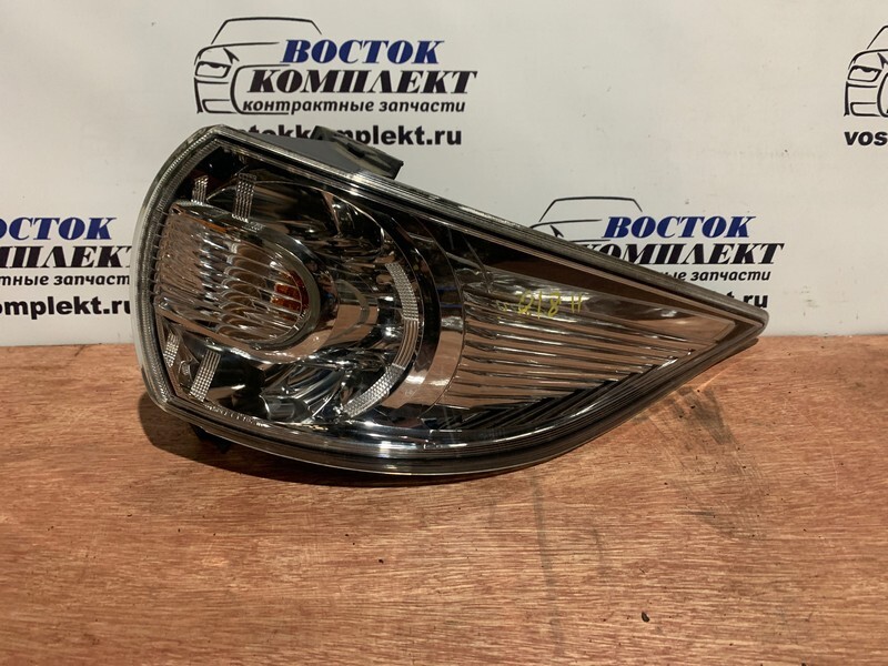 Фонарь стоп-сигнала Mazda Biante CCEFW LF-VDS прав