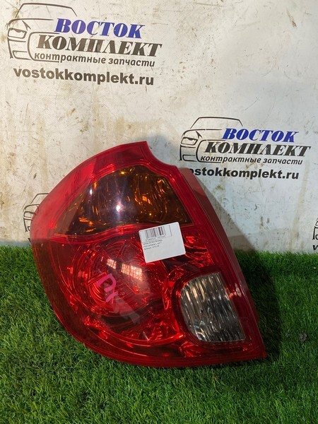 Фонарь стоп-сигнала Mazda Verisa DC5W ZY-VE лев