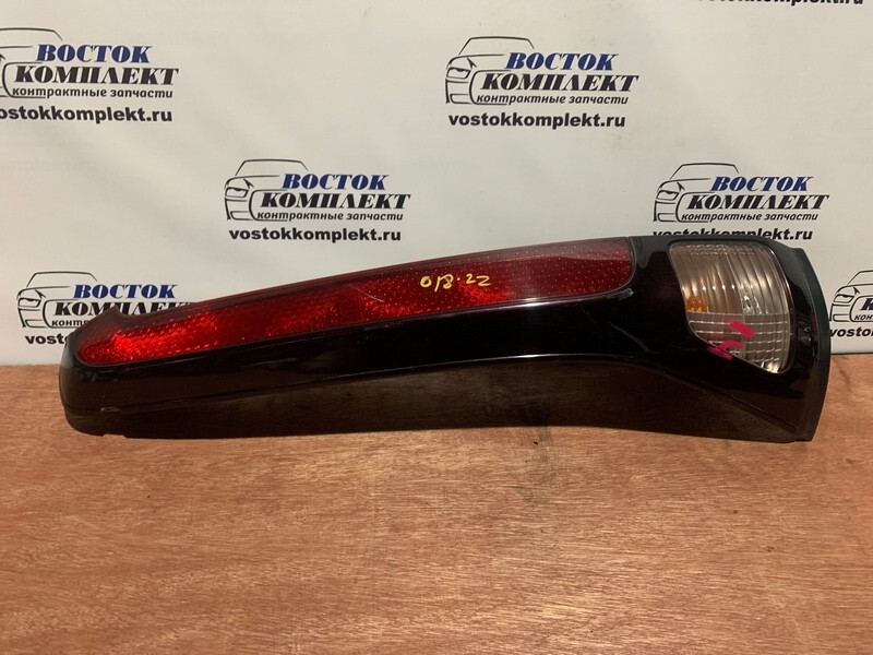 Фонарь стоп-сигнала Nissan Serena CC25 MR20DE лев