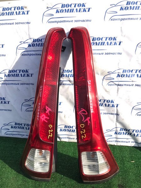 Фонарь стоп-сигнала Nissan Serena NC25 MR20DE прав