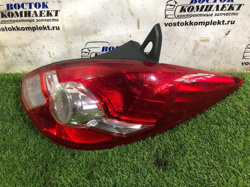 Фонарь стоп-сигнала Nissan Tiida 2009 C11 HR15DE прав