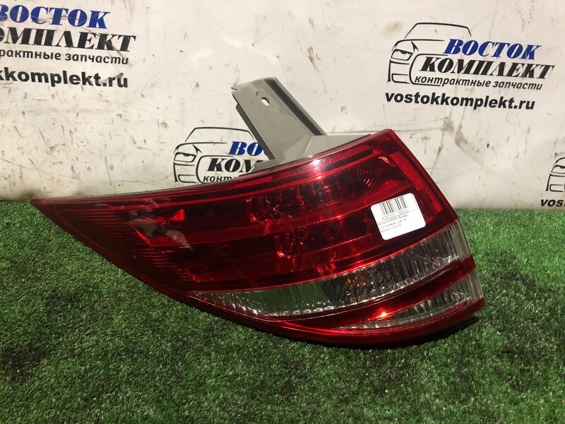 Фонарь стоп-сигнала Toyota Estima ACR55W 2AZ-FE лев