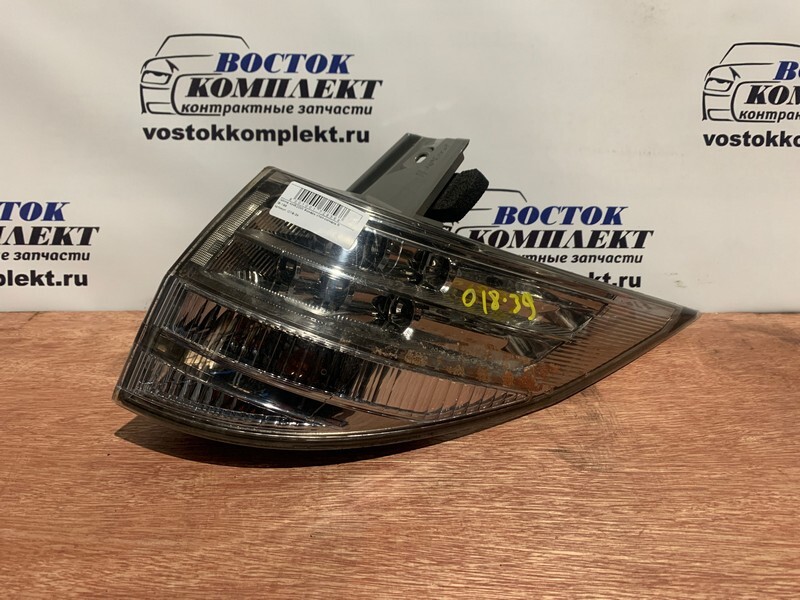 Фонарь стоп-сигнала Toyota Estima AHR20W 2AZ-FXE прав