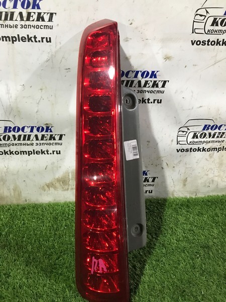 Фонарь стоп-сигнала Toyota Isis ANM10W 1AZ-FSE лев