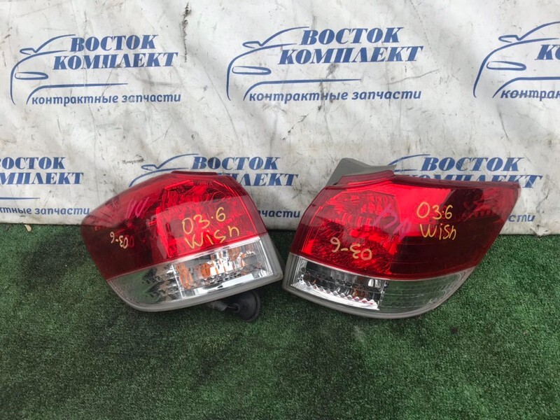 Фонарь стоп-сигнала Toyota Wish ZGE25G 2ZR-FAE лев