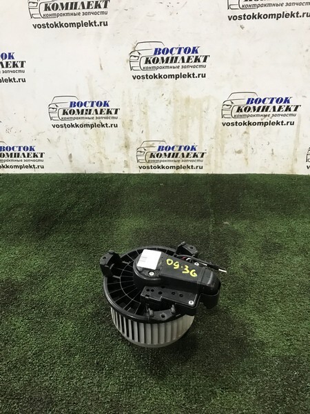 Вентилятор печки Toyota Ractis SCP100 2SZ-FE