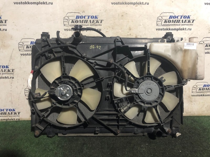 Радиатор двигателя Toyota Noah 2008 ZRR70 3ZR-FAE