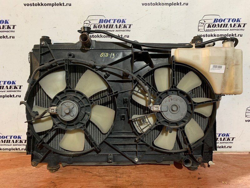 Радиатор двигателя Toyota Voxy 2005 AZR65G 1AZ-FSE