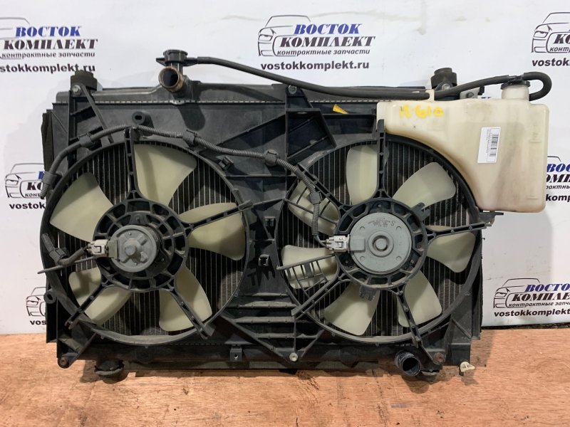 Радиатор двигателя Toyota Voxy 2006 AZR65G 1AZ-FSE