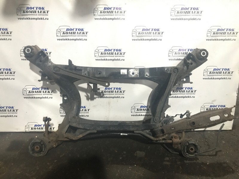 Балка подвески Toyota Crown 2000 JZS171 1JZ-GE зад