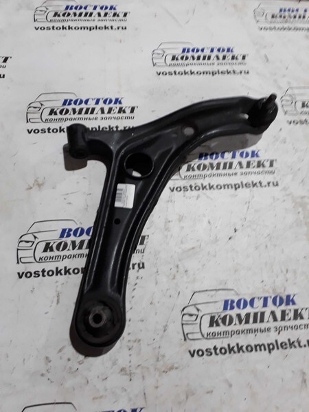 Рычаг подвески Toyota Porte NNP11 1NZ-FE перед прав