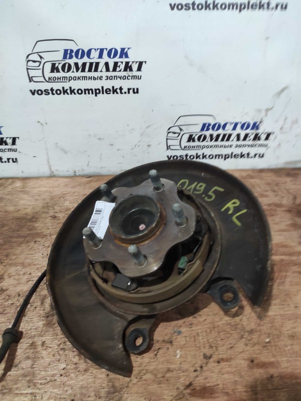 Ступица Nissan Serena C25 MR20DE зад лев