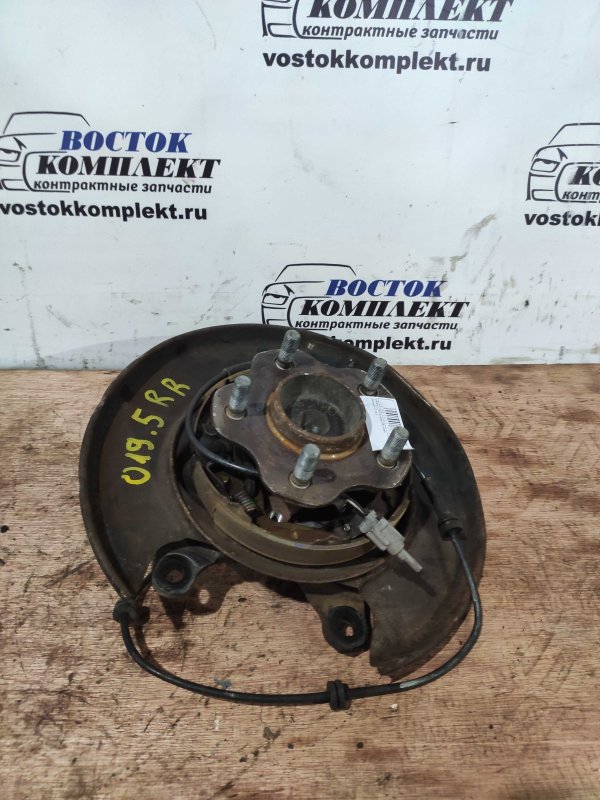 Ступица Nissan Serena C25 MR20DE зад прав