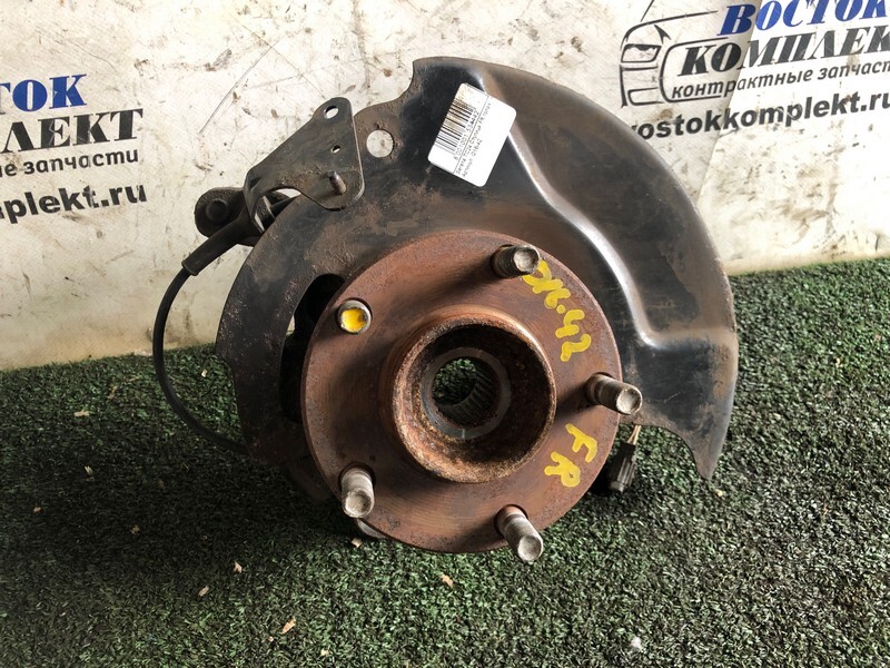 Ступица Nissan Serena TC24 QR20DE перед прав