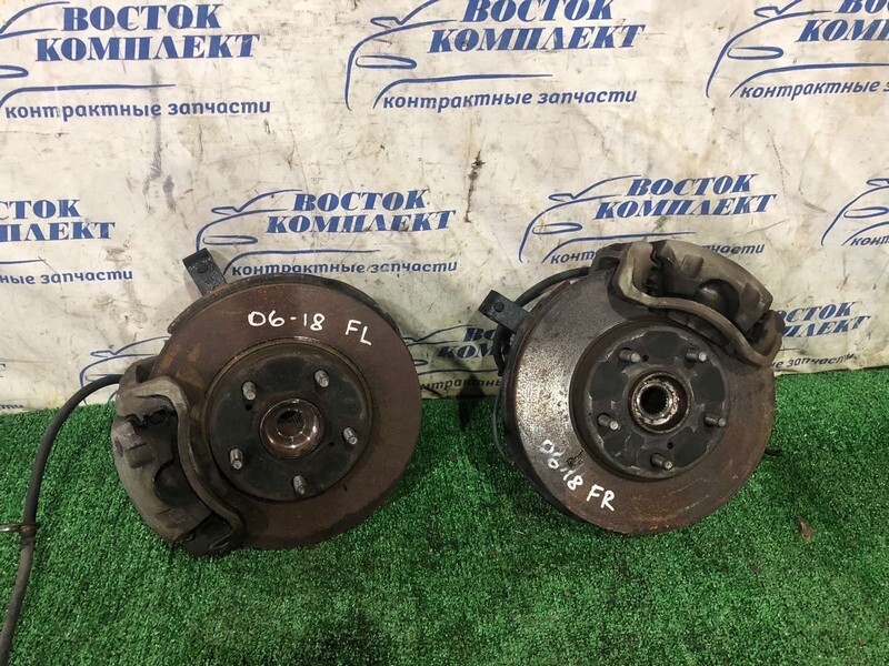 Ступица Toyota Isis ANM10W 1AZ-FSE перед прав