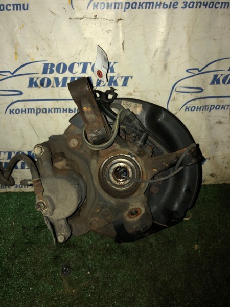 Ступица Toyota Isis ANM10W 1AZ-FSE перед прав