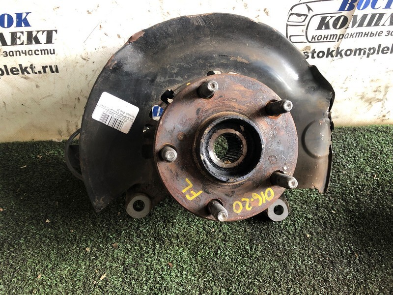 Ступица Toyota Isis ANM15W 1AZ-FSE перед лев