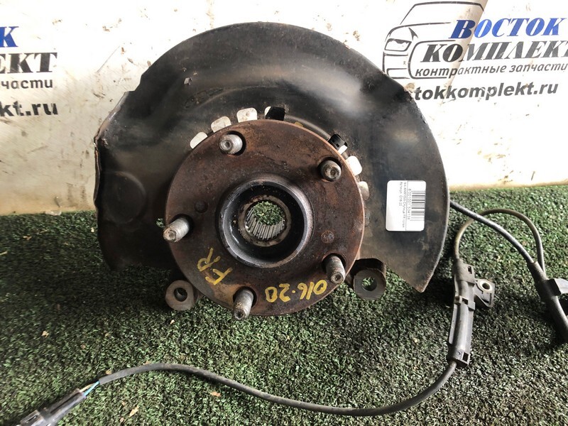 Ступица Toyota Isis ANM15W 1AZ-FSE перед прав