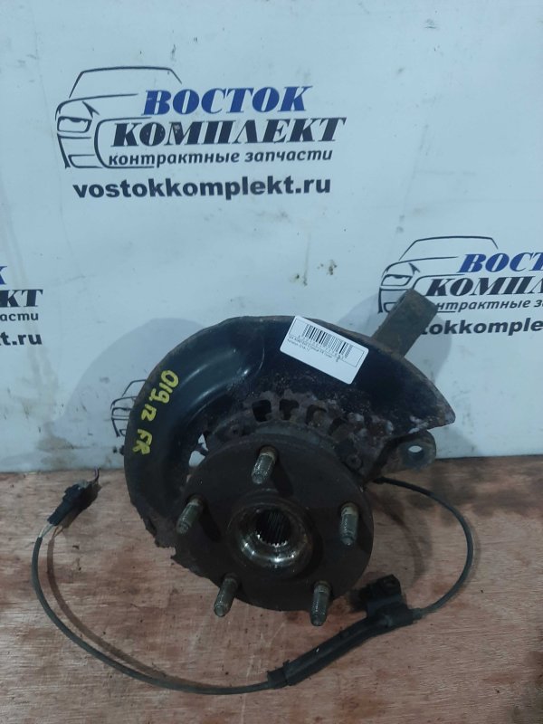 Ступица Toyota Isis ANM15W 1AZ-FSE перед прав