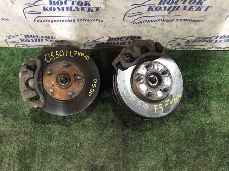 Ступица Toyota Isis ZNM10W 1ZZ-FE перед прав