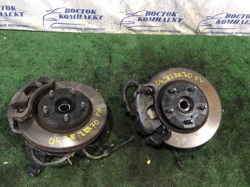 Ступица Toyota Noah ZRR70 3ZR-FE перед лев