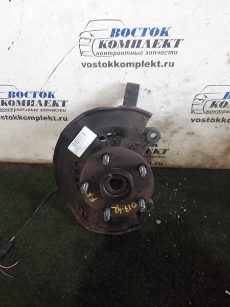 Ступица Toyota Noah 2008 ZRR70 3ZR-FAE перед прав