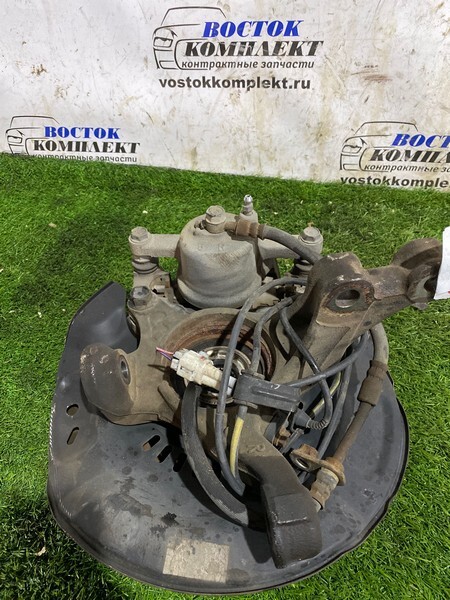 Ступица Toyota Vitz NCP91 1NZ-FE перед прав