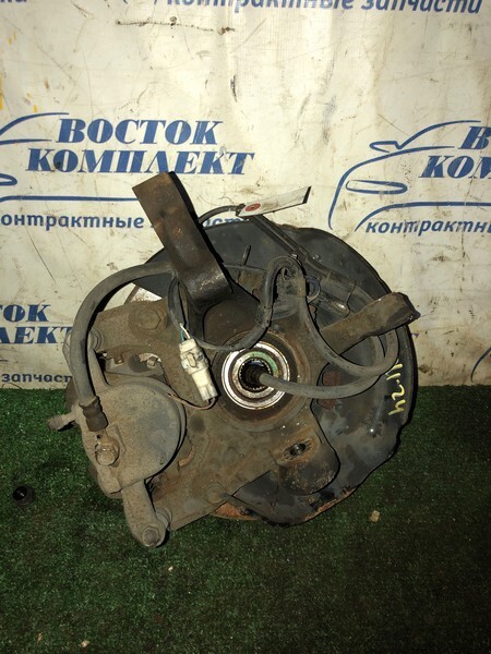 Ступица Toyota Voxy AZR60G 1AZ-FSE перед прав