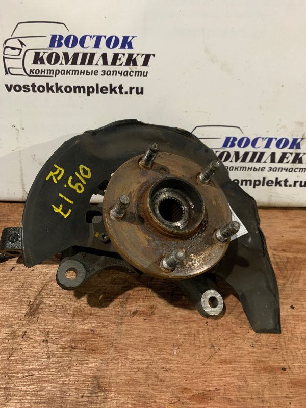 Ступица Toyota Voxy 2005 AZR65G 1AZ-FSE перед лев